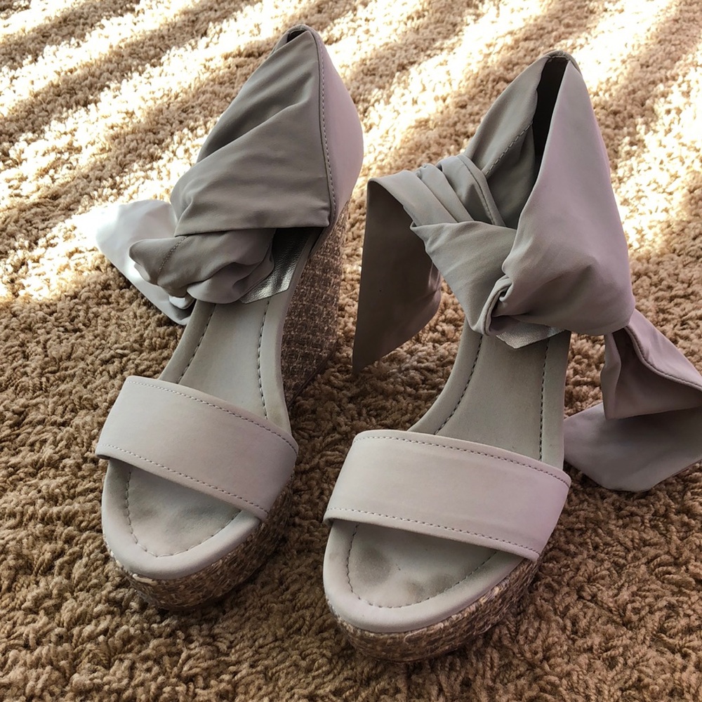 Donald pliner wedges